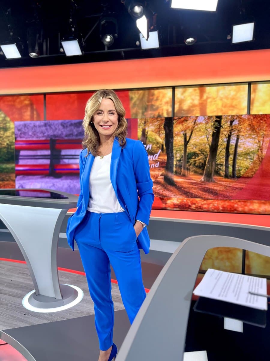 Bettina Cramer im TV-Studio